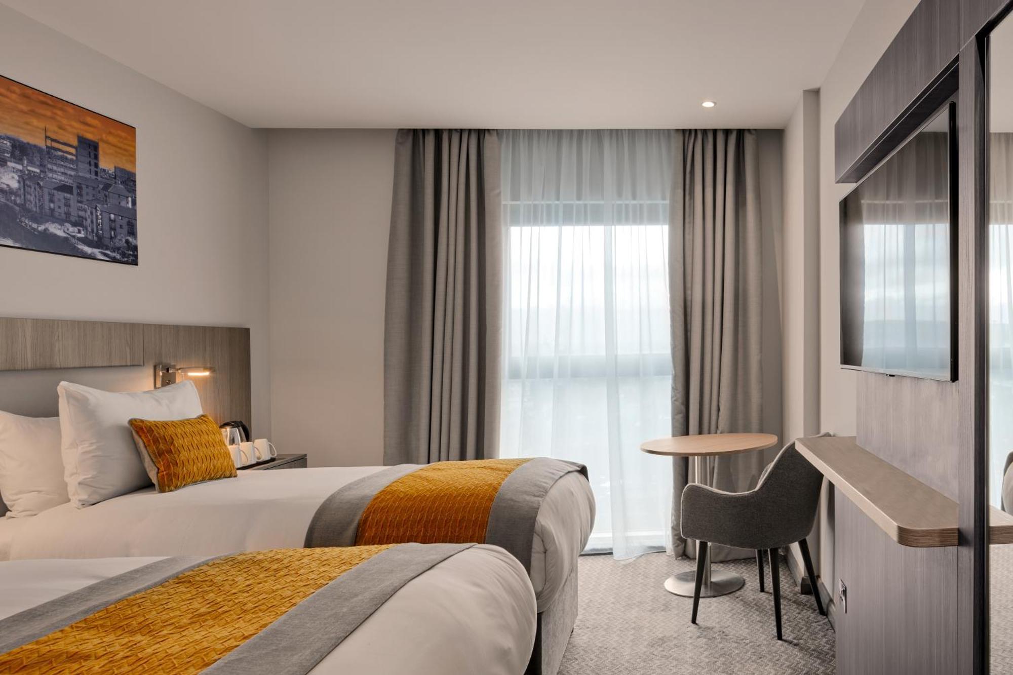 Deluxe Double & Single Room
