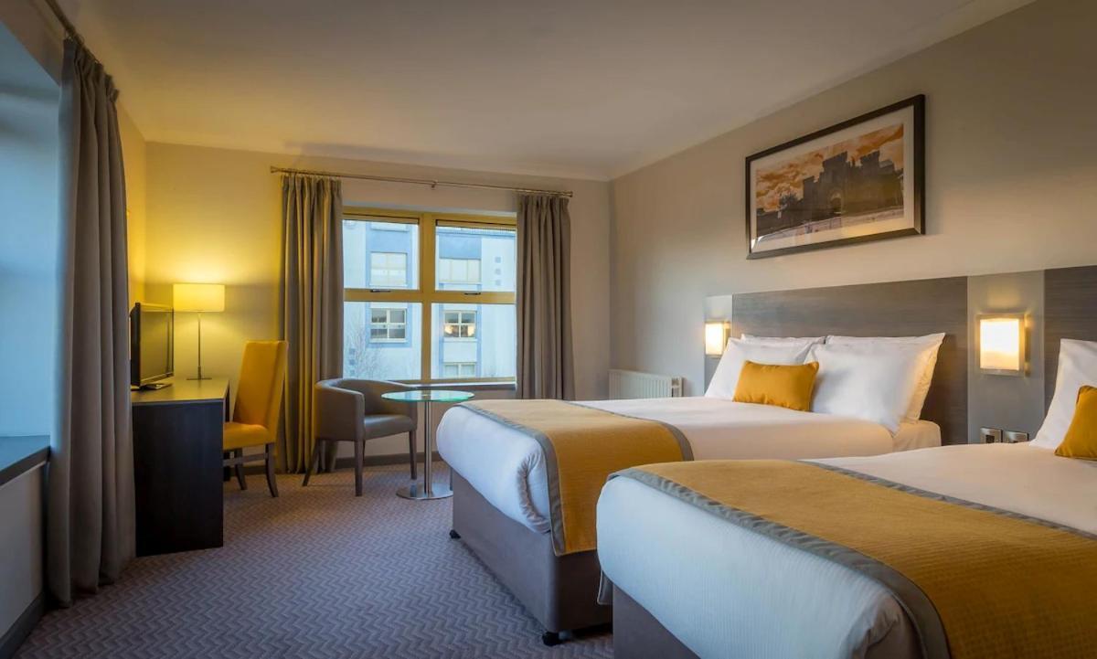 Deluxe Double Double Room
